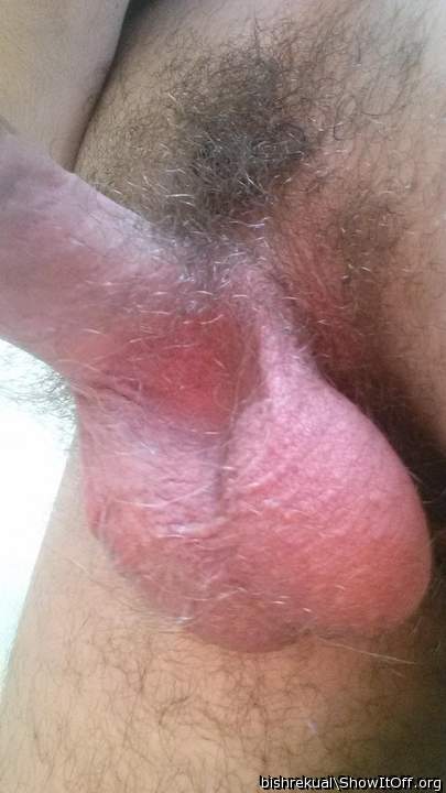 MMMMMMMMMMMMMM I love to suck on balls. when I look at your 