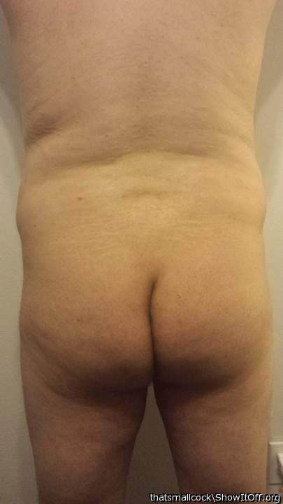 Very cute butt sweetie. I love to spread the cheek lick the 