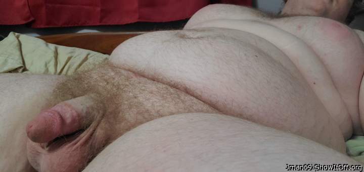 so appealing pose! gorgeous body!   