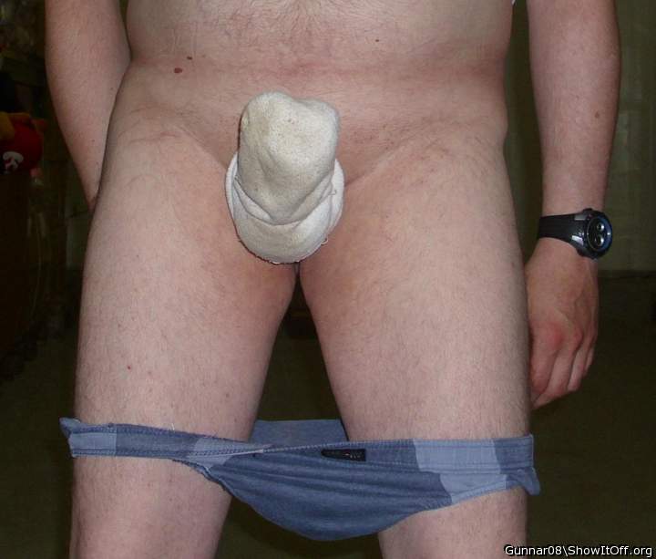 Ooooo I would give anything to have that sock and those brie
