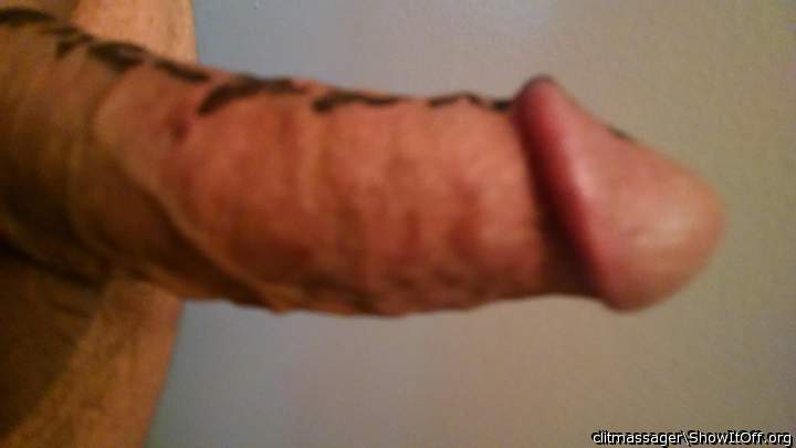 Photo of a short leg from clitmassager