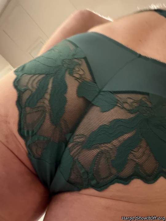 Hot ass in sexy panties !   