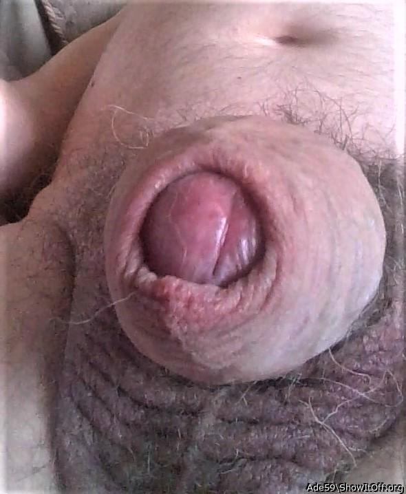 Beautiful. Would love to put the tip of my tongue inside the