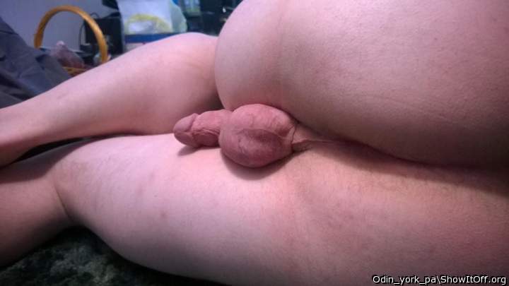 WANNA LICK THOSE BALLS MMMMM