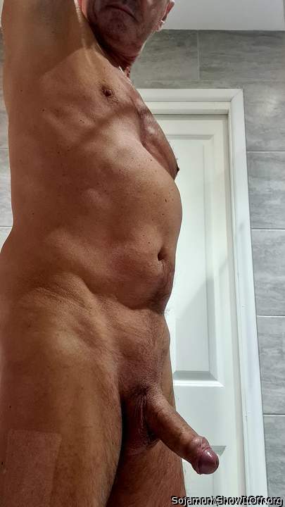 mmmmmm nice body and cock