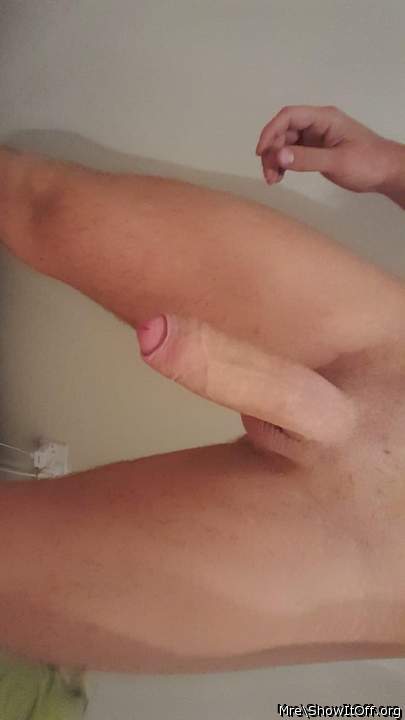 wow! what a beautyful and hot dick     