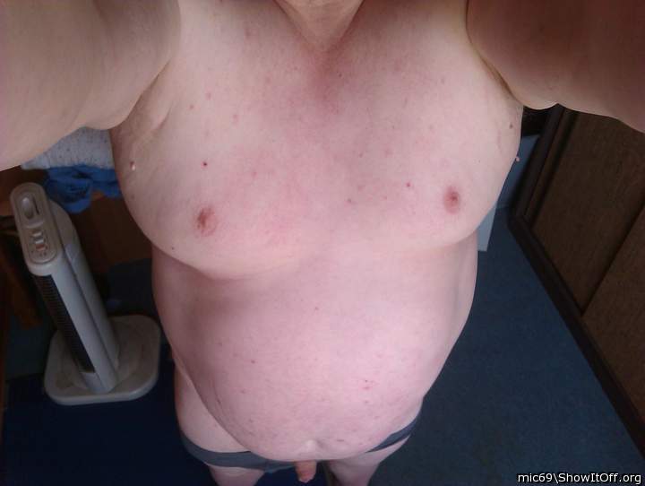 Wrd gern mal den sssen Bauch knutschen! 