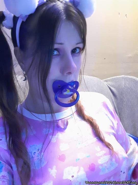 Hot young babygirl.