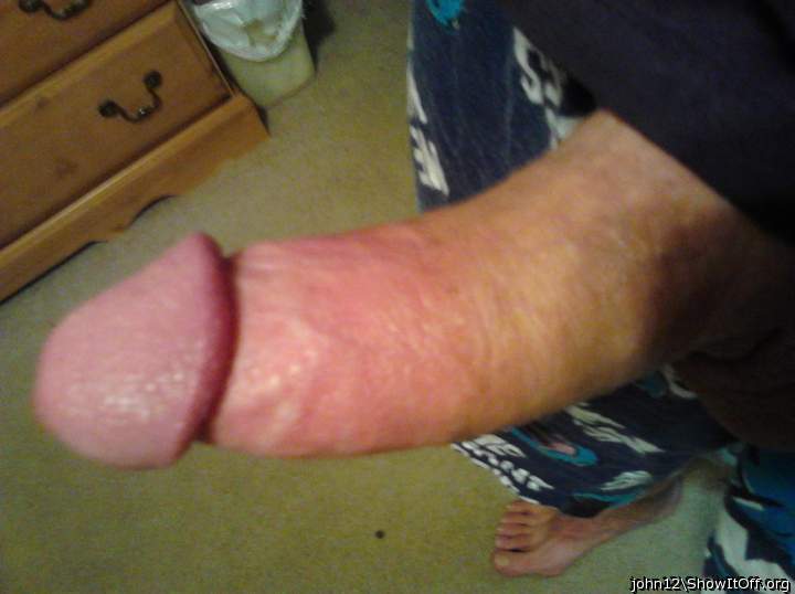 That's a lovely thick one.I wouldn't mind sucking that in my