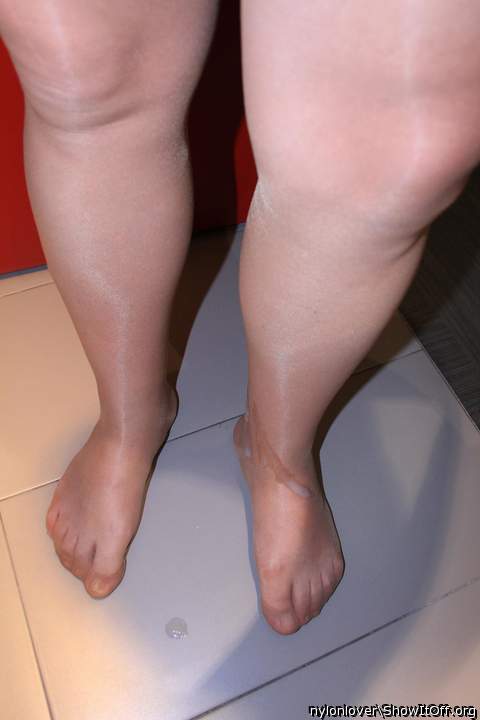Adult image from nylonlover