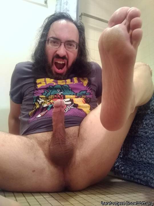 Photo of a wiener from Barefootjess