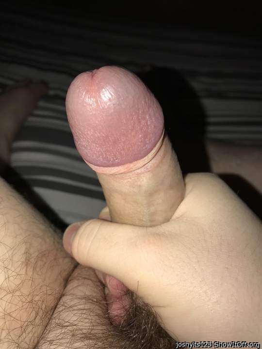 wish that was my hand gripping the beauty