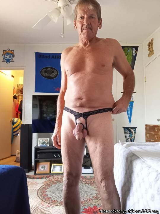 LOU WILL GET ON MY KNEES I WILL SUCK YOU OFF