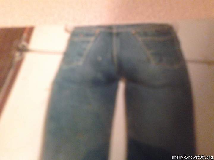 Tight ass  jeans n pantylines