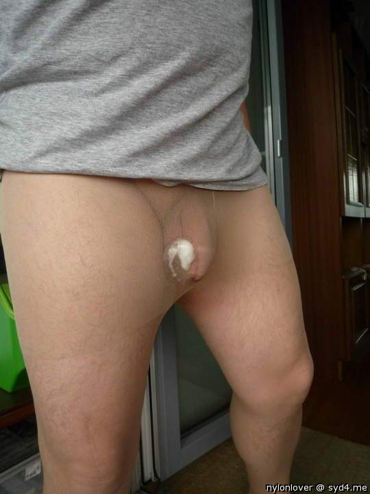 Adult image from nylonlover