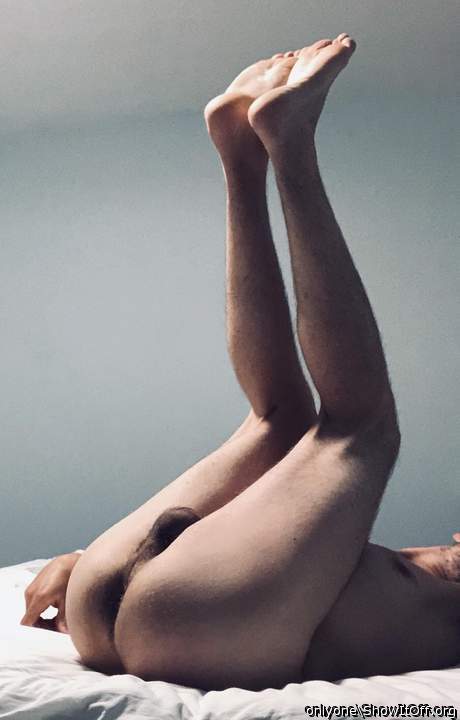 I wanna bury my face against your bare feet