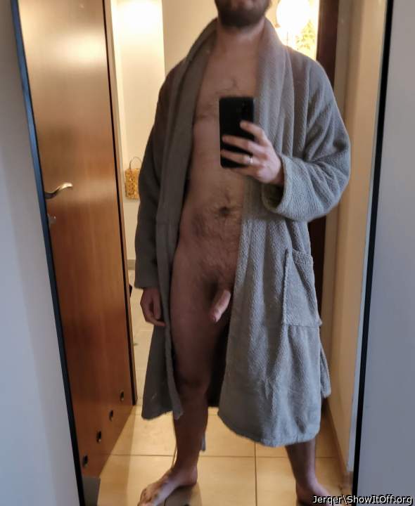 Just wanna say what a great photo ladies. I hope you check t