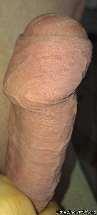 Love uncut cocks. Wish mine was.