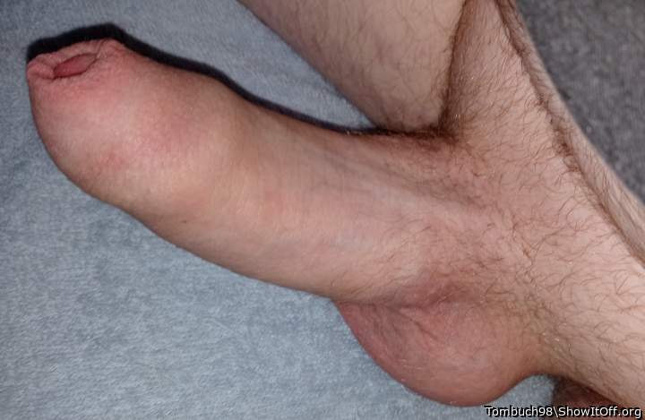 Very sexy uncut cock