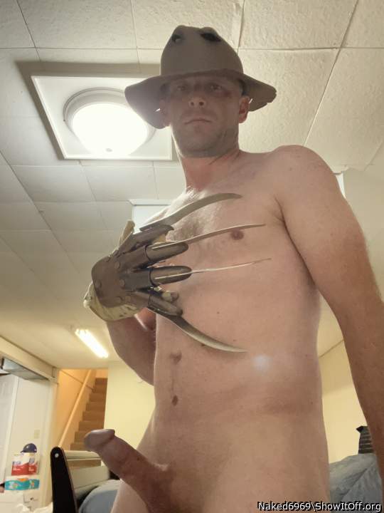 Photo of a short leg from Naked6969