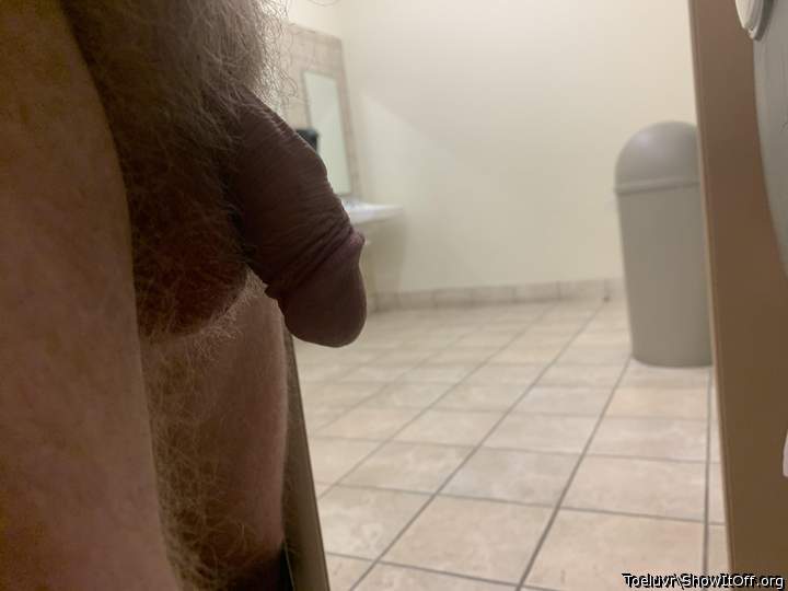 Photo of a stiffie from Toeluvr
