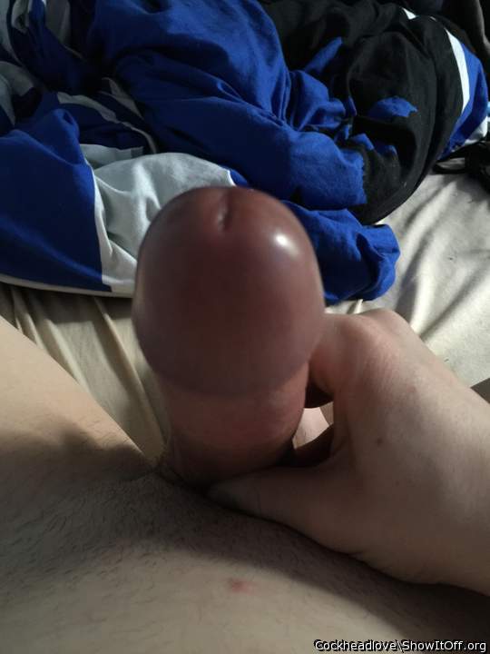 Mmmm..juicy cockhead!!