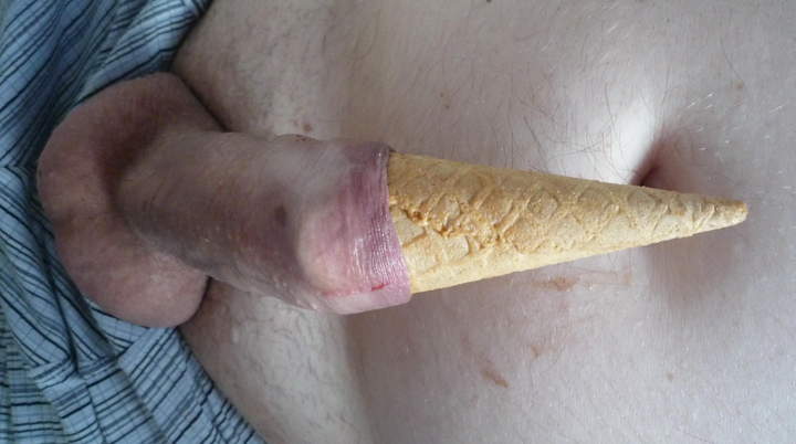 Adult image from nylonlover