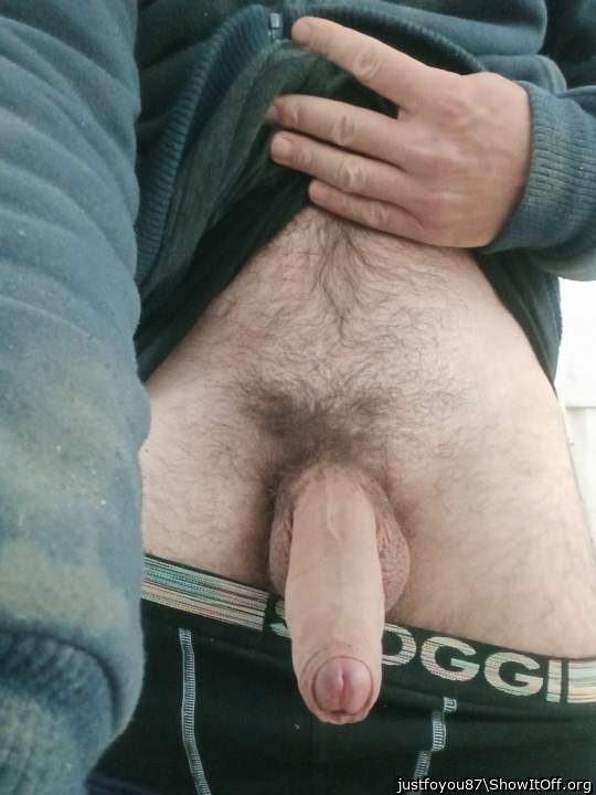 I like uncircumcised cocks 