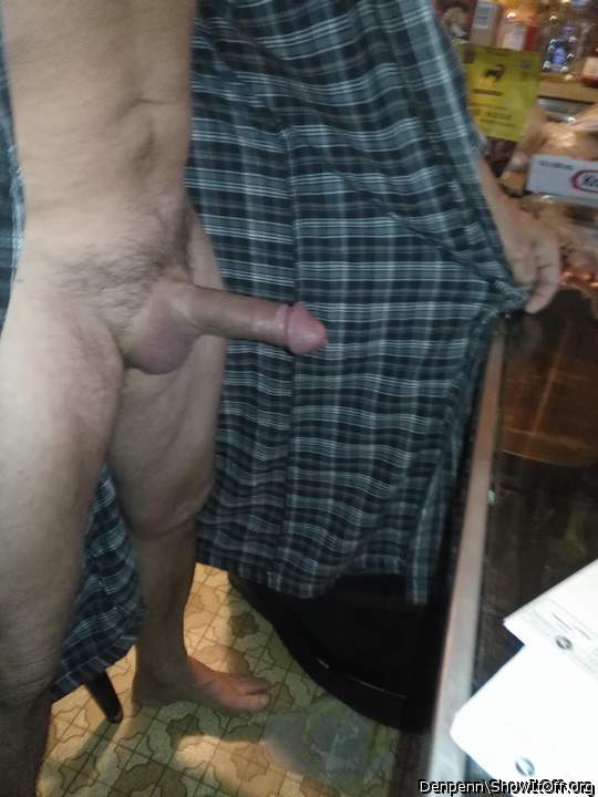 I really like seeing your SEXY FEET..Ever been SERVICED?