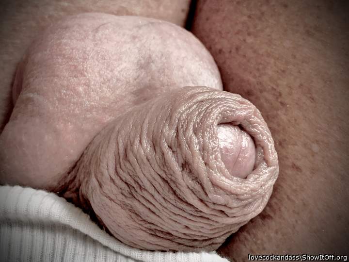 Please kiss,lick,suck me
