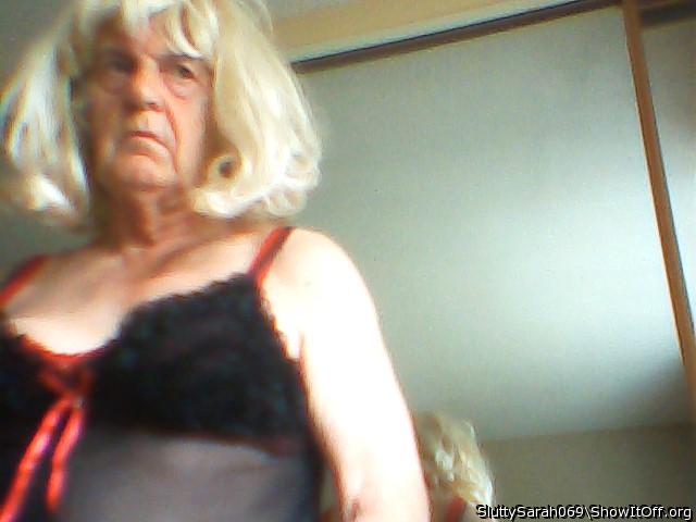 Photo of a middle leg from SluttySarah069
