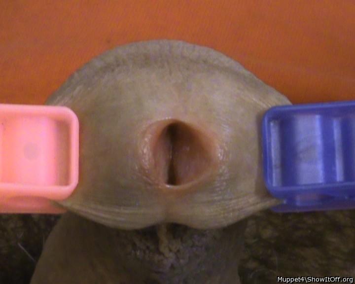 Stretch cock hole