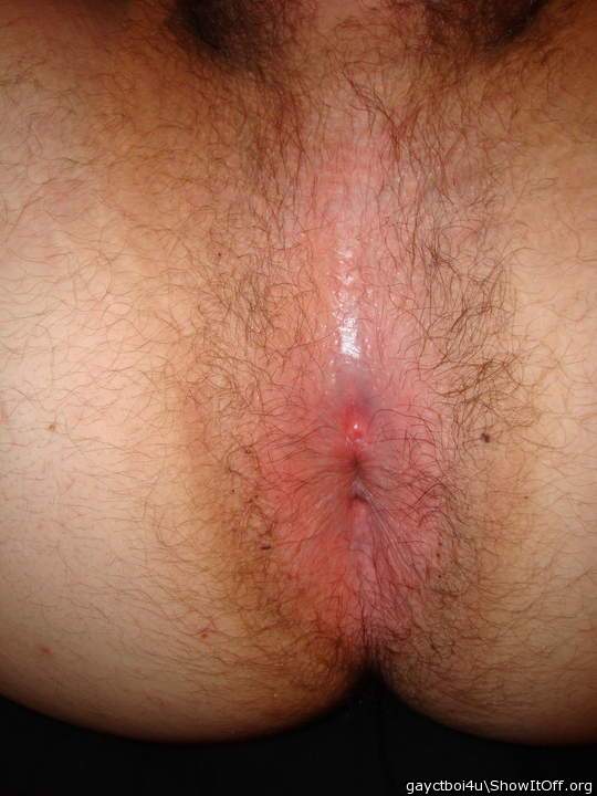 Nice hole....can I have a taste?? 