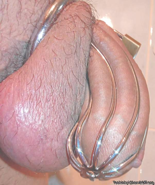 Morning wood in the cage hurts a lot