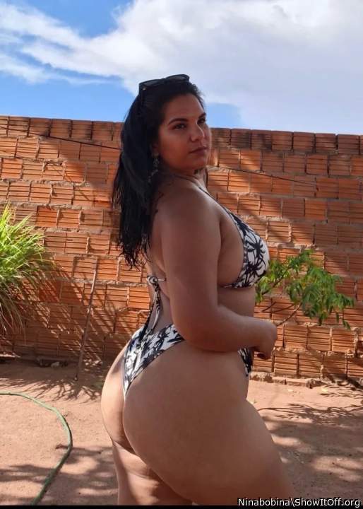 I'm loving your voluptuous body and fat ass 