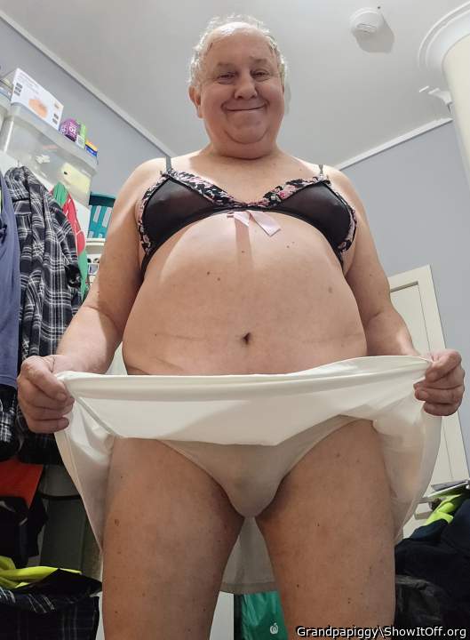 Yes i wear gurly clothes