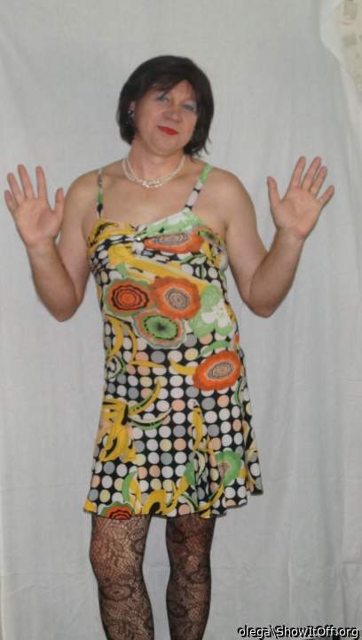 This pretty dress looks good on you 