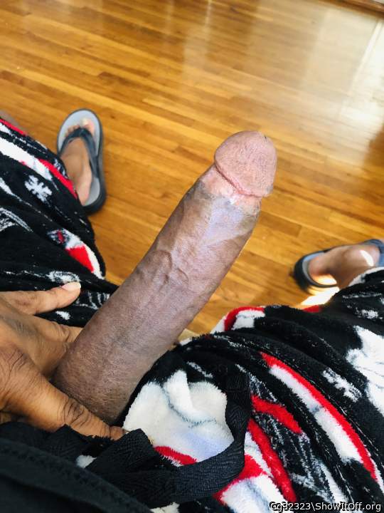 Wow! That cock belongs in porn