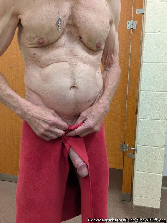 Photo of a lizard from CockMasturbatorsBudd