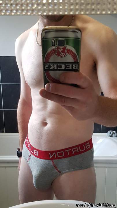 Healthy bulge sir! I wish we could walk around in public lik