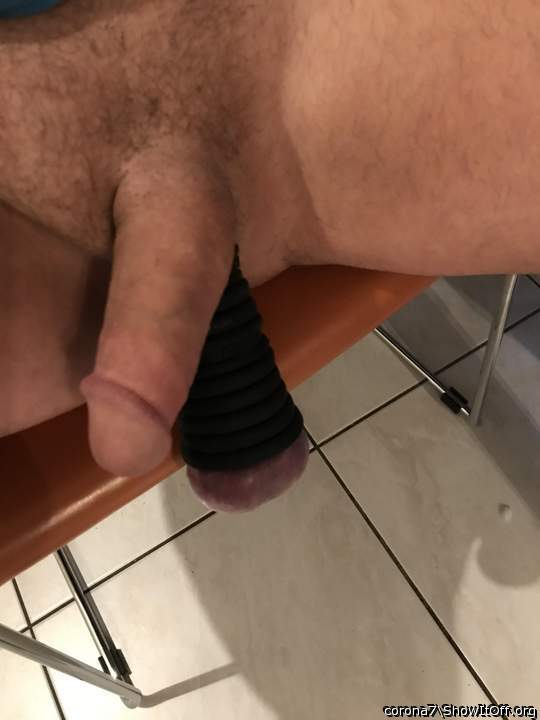 Photo of a purple headed monster from corona7