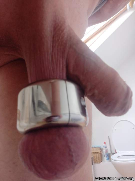 Testicles Photo from Latexlad