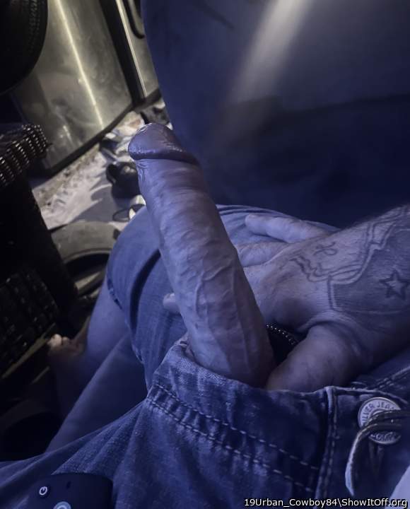 Fucktoy likes what she sees and wants a ride&#128520;