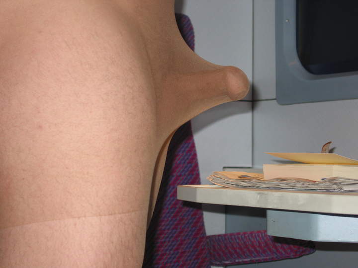 Adult image from nylonlover