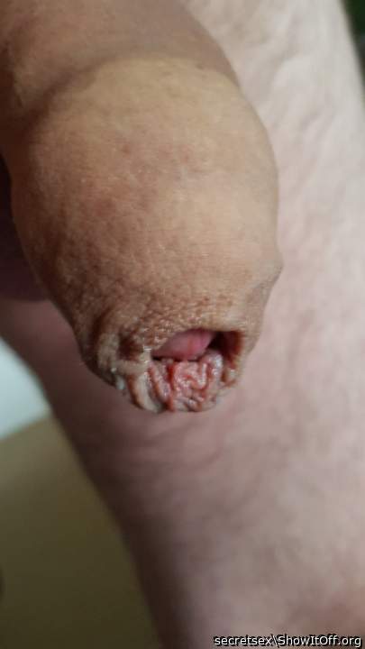 Love to put my tongue under the skin