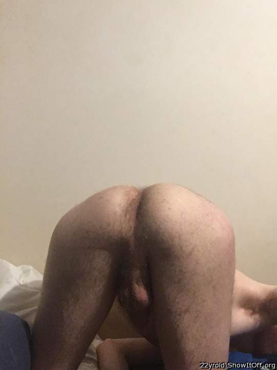 That's a hot ass I'd love to play with!