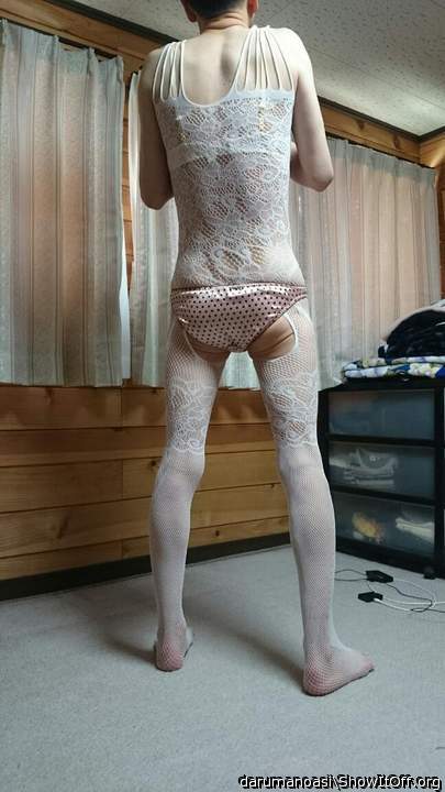 I love this pretty outfit on your gorgeous fuckable body    