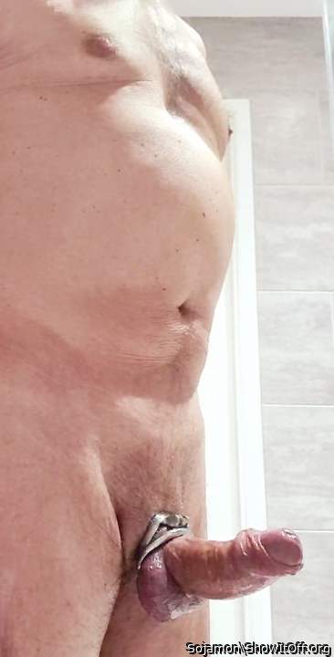 hot boner! very exciting semi hooded glans!   