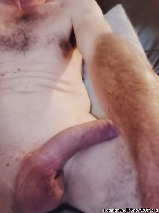 I love the way hung guys can flop out their long dicks on to