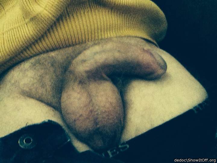 i'd suck those hot nutz first then i'd have to deep throat t